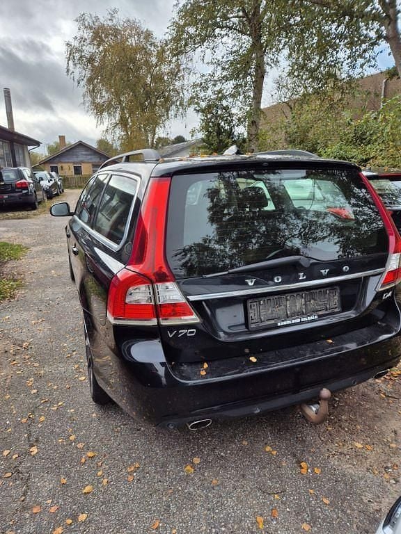 Gebraucht Volvo V70 Summum 181 PS (133 kW) 2015 Schwarz Kombi