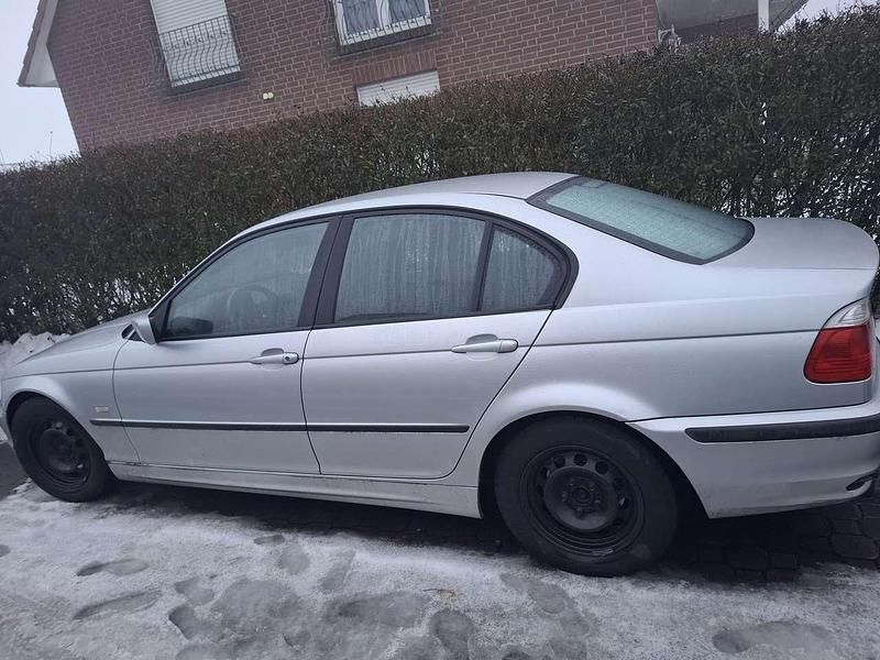 Gebraucht BMW 318 118 PS (86 kW) 1999 Silber Limousine