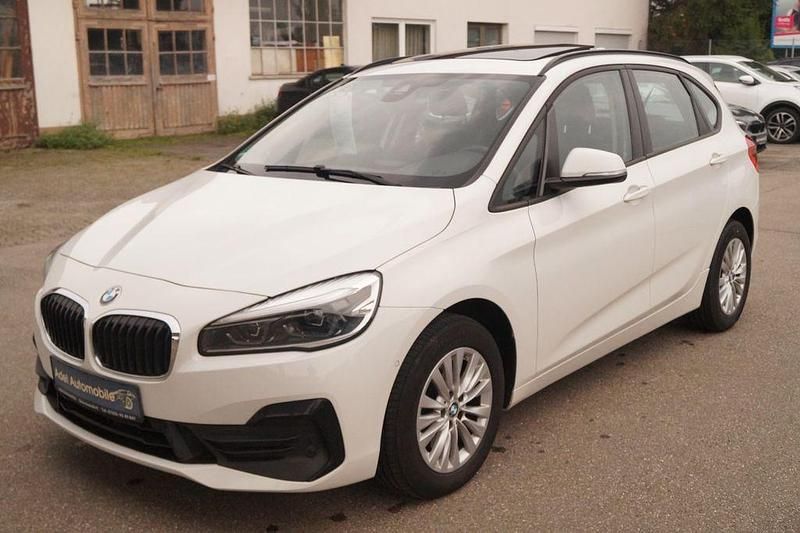 Weiß Gebraucht 2020 BMW 220 Active Tourer Advantage Van / Kleinbus | 16.660 € (Fairer Preis) - Bild 1/4