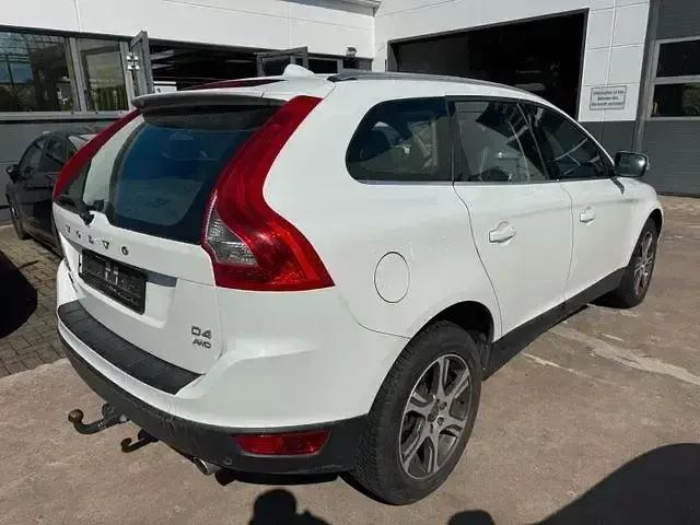 Gebraucht Volvo XC60 Summum 74 PS (54 kW) 2013 Andere SUV
