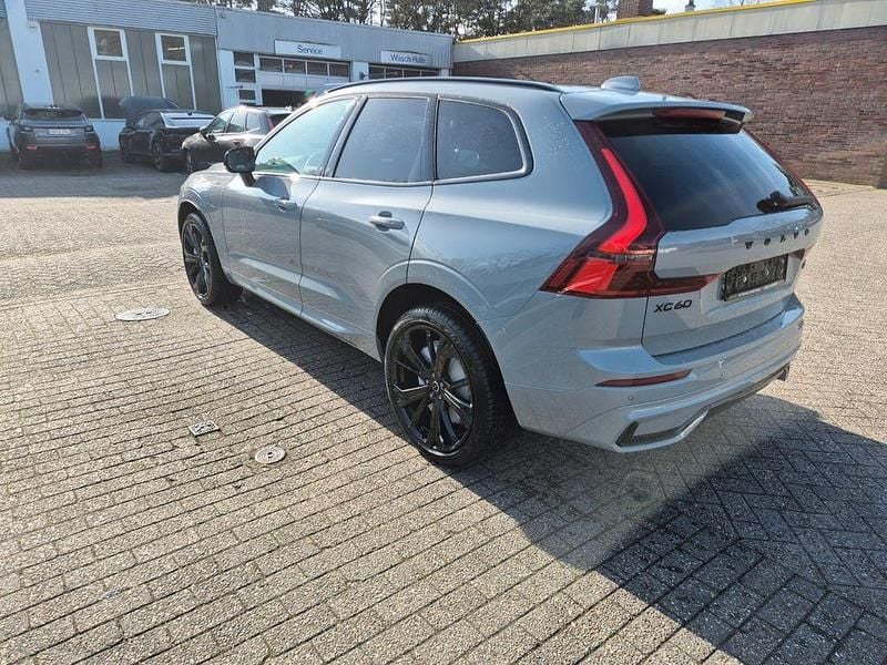Neu Volvo XC60 Plus 455 PS (334 kW) 2026 Grau SUV