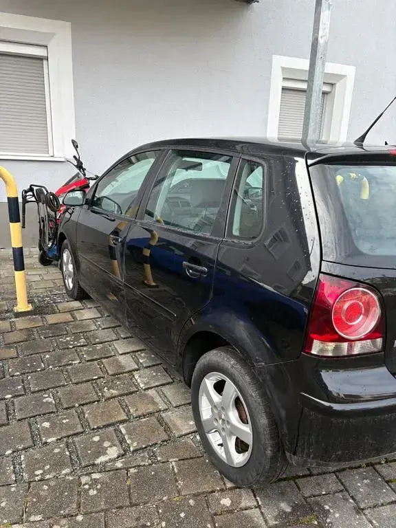 Gebraucht VW Polo Trendline 75 PS (55 kW) 2006 Schwarz Kleinwagen