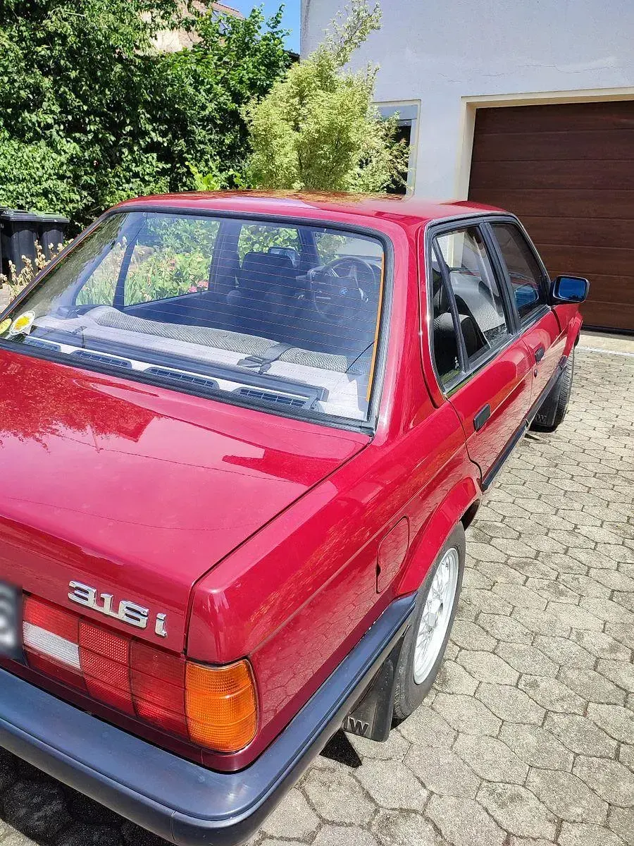 Gebraucht BMW 316 102 PS (75 kW) 1988 Rot Limousine