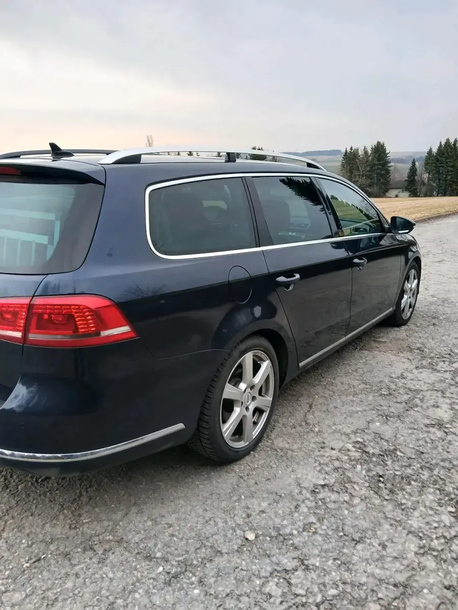 Gebraucht VW Passat Highline 177 PS (130 kW) 2014 Blau Kombi