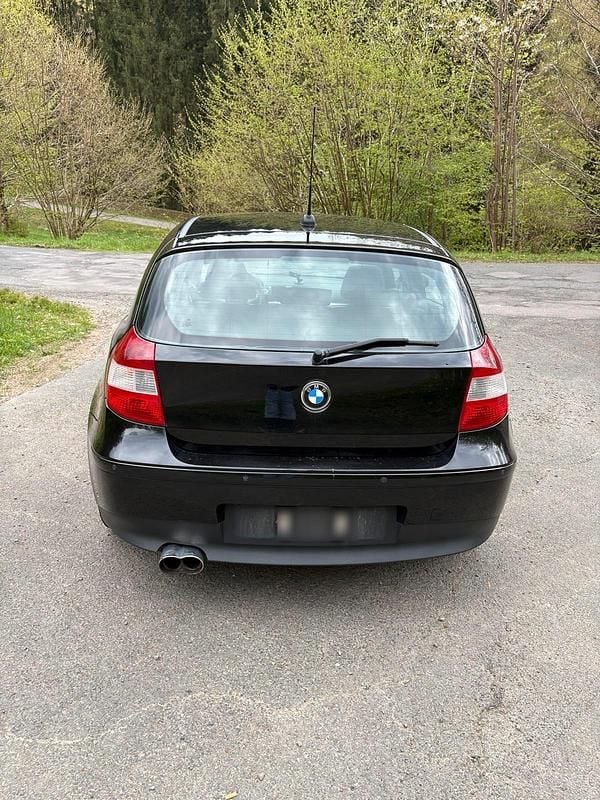 Gebraucht BMW 116 116 PS (85 kW) 2005 Schwarz Kleinwagen