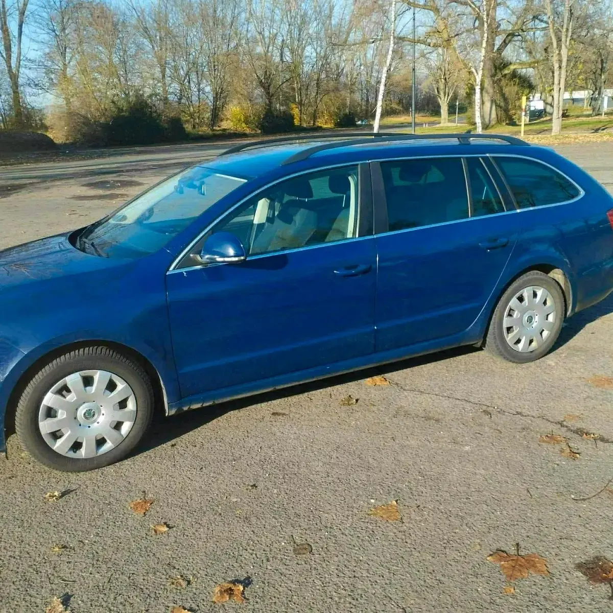 Gebraucht Skoda Superb 170 PS (125 kW) 2012 Blau Kombi