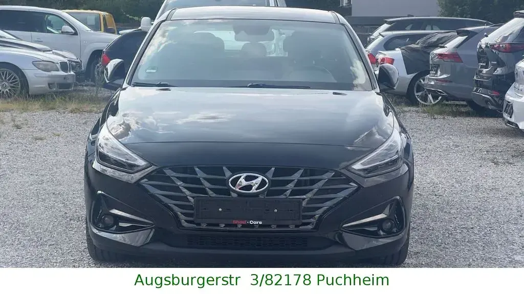 Gebraucht Hyundai i30 Trend 160 PS (117 kW) 2022 Schwarz Limousine
