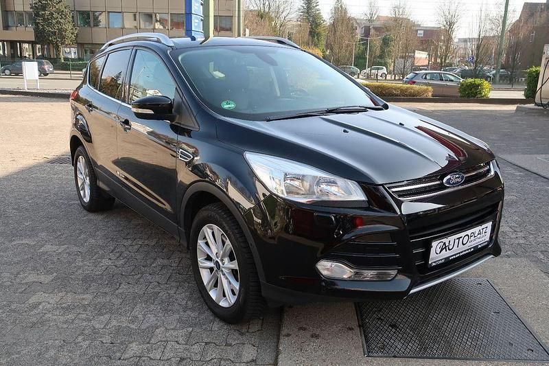 Gebraucht Ford Kuga Titanium 150 PS (110 kW) 2015 Schwarz SUV