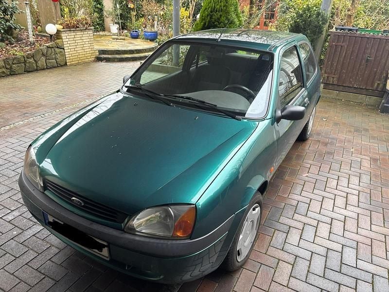 Grün Gebraucht 2000 Ford Fiesta Kleinwagen | 450 € (Guter Preis) - Bild 1/4