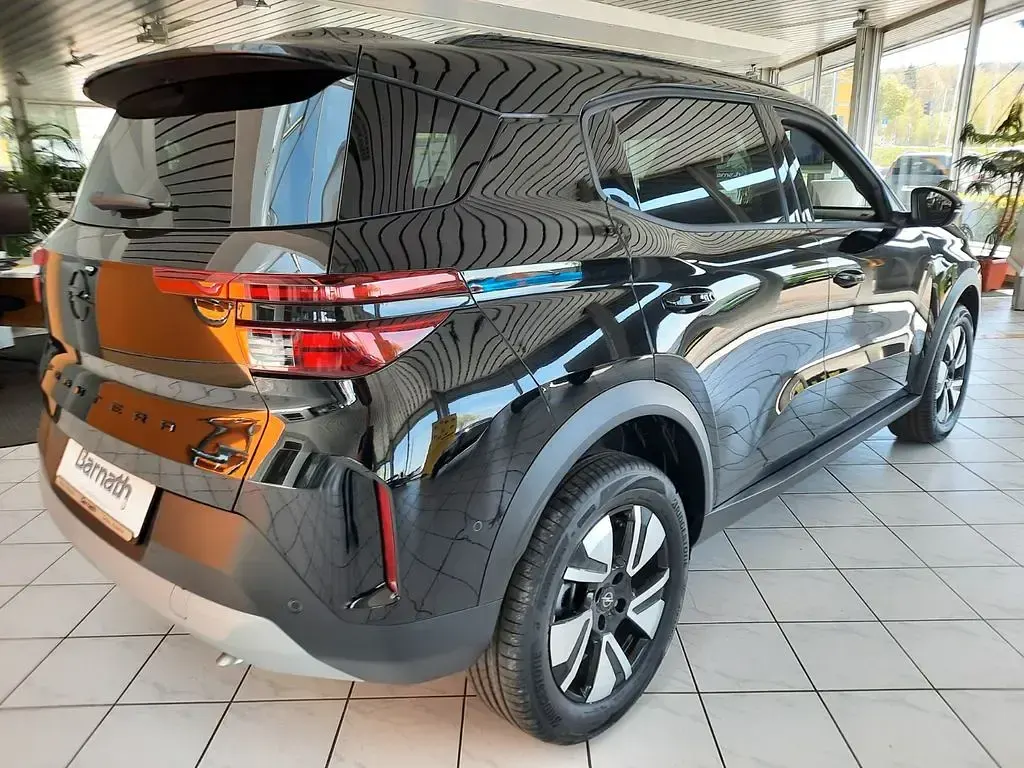 Neu Opel Frontera 136 PS (100 kW) 2026 Schwarz SUV