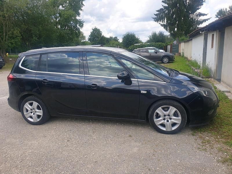 Schwarz Gebraucht 2016 Opel Zafira Tourer Innovation Van / Kleinbus | 7.500 € (Fairer Preis) - Bild 1/4