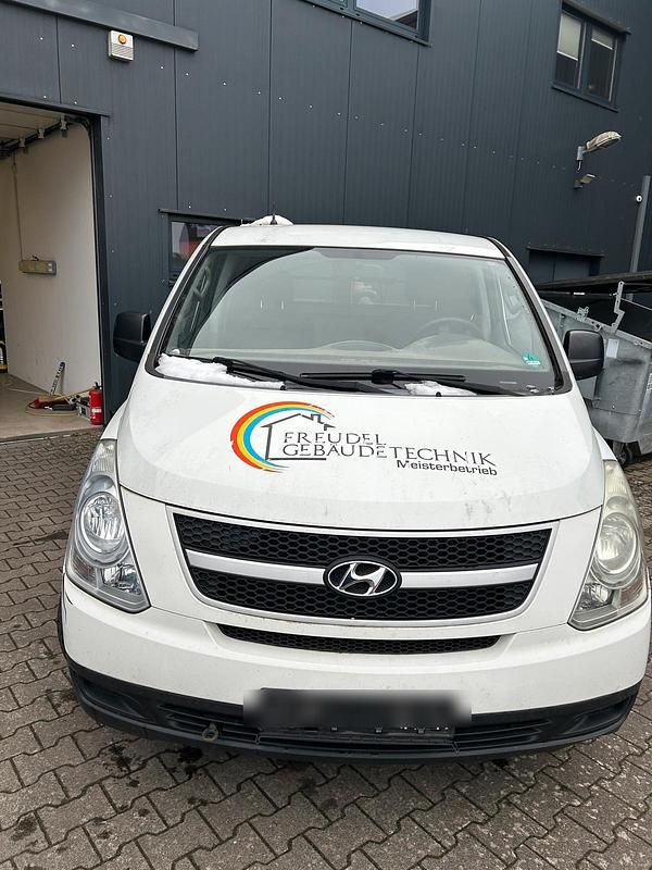 Gebraucht Hyundai H-1 175 PS (128 kW) 2011 Weiß Van / Kleinbus