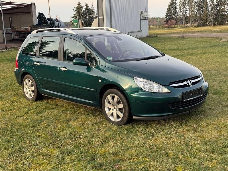 Grün Gebraucht 2005 Peugeot 307 Kombi | 2.490 € (Fairer Preis) - Bild 1/4