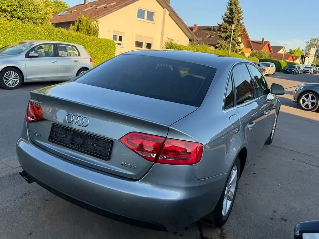 Gebraucht Audi A4 Attraction 179 PS (131 kW) 2009 Grau Limousine