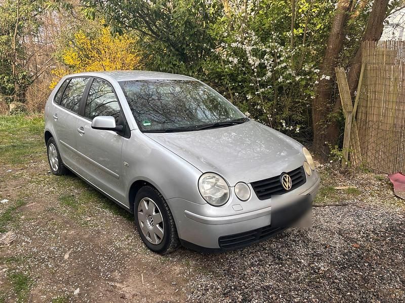 Gebraucht VW Polo 55 PS (40 kW) 2004 Silber Kleinwagen