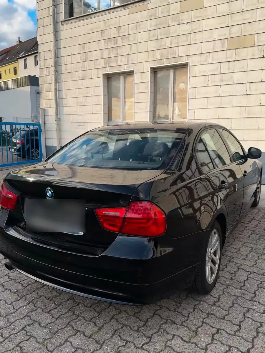 Gebraucht BMW 316 116 PS (85 kW) 2009 Schwarz Limousine