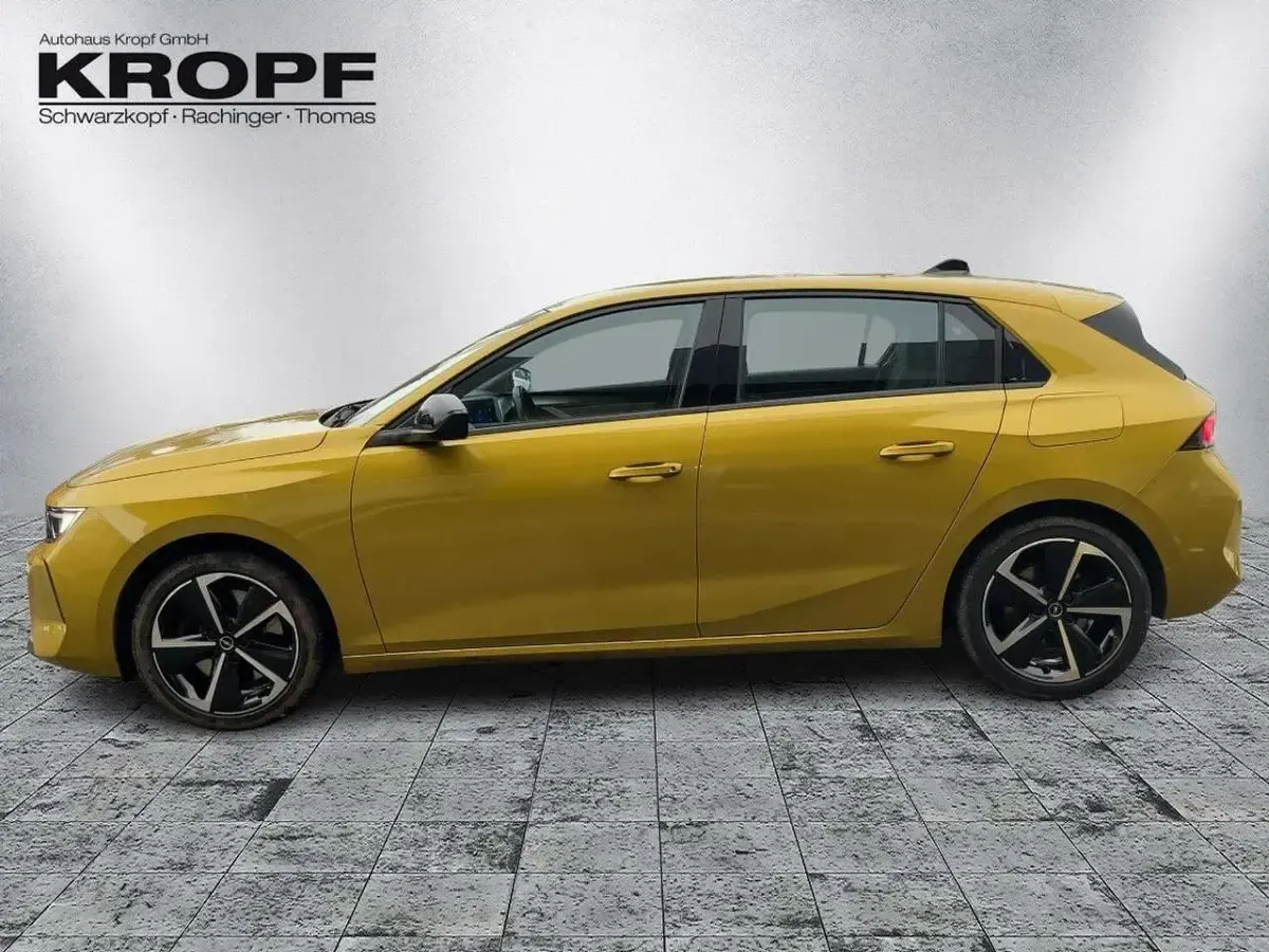 Gebraucht Opel Astra Edition 181 PS (133 kW) 2022 Kult gelb Limousine