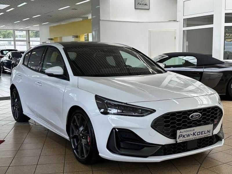 Gebraucht Ford Focus ST 280 PS (205 kW) 2025 Frostweiã Limousine