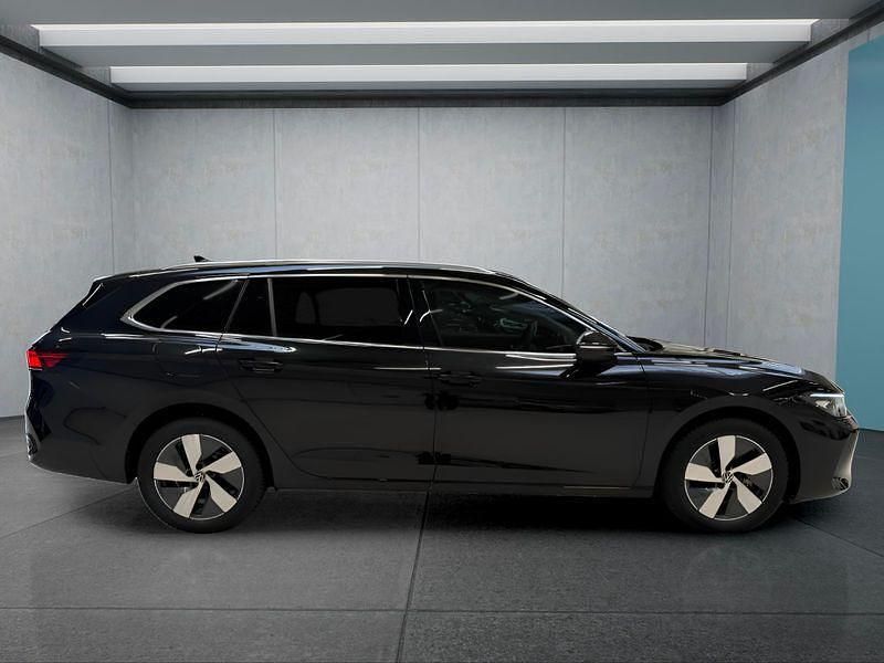 Używany VW Passat 150 KM (110 kW) 2025 Czarny Kombi