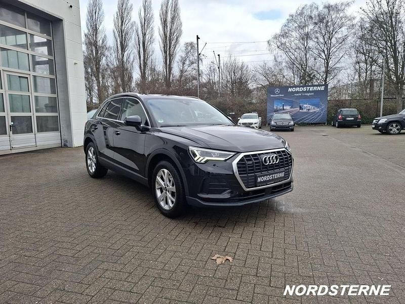 Gebraucht Audi Q3 Sport 150 PS (110 kW) 2022 Mythosschwarz SUV