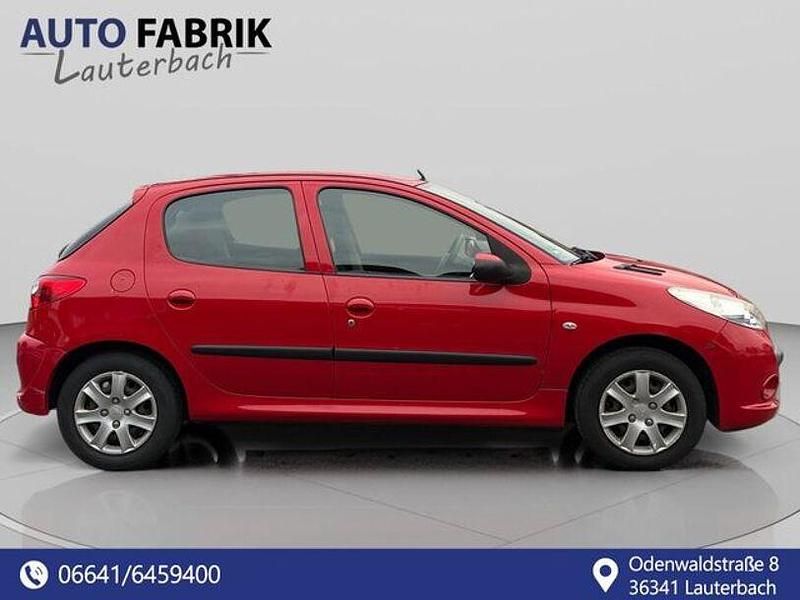 Gebraucht Peugeot 206+ Basis 60 PS (44 kW) 2009 Andere Kleinwagen