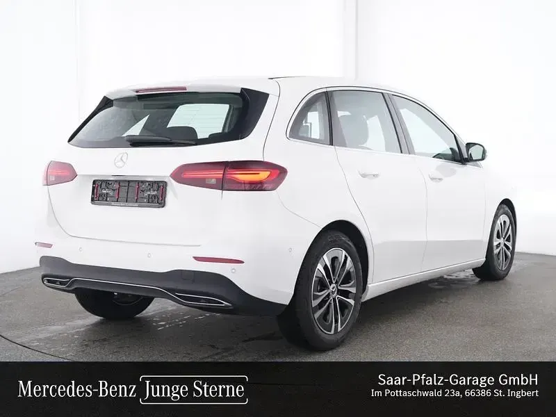 Gebraucht Mercedes B180 Progressive 136 PS (100 kW) 2025 Unilack polarweiß Kleinwagen