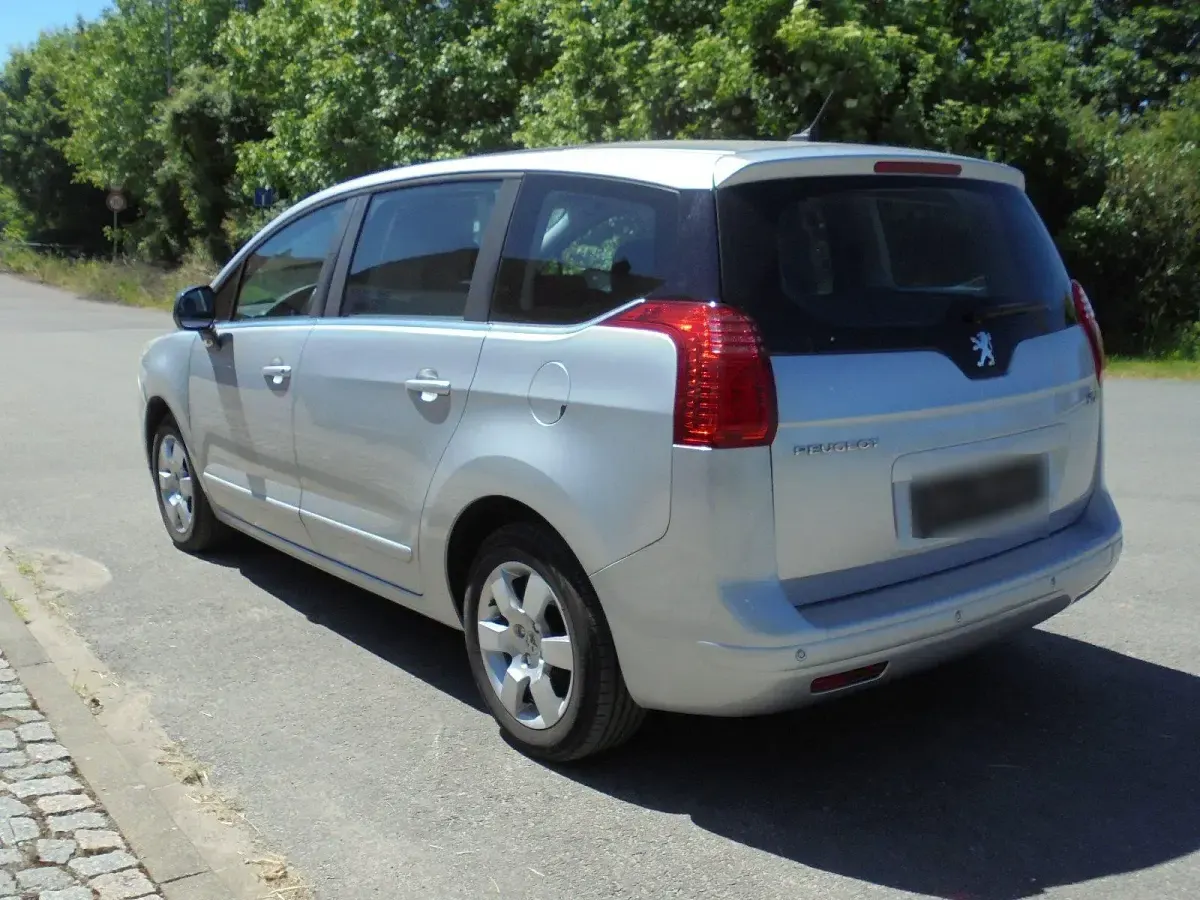 Gebraucht Peugeot 5008 110 PS (80 kW) 2010 Silber Van / Kleinbus