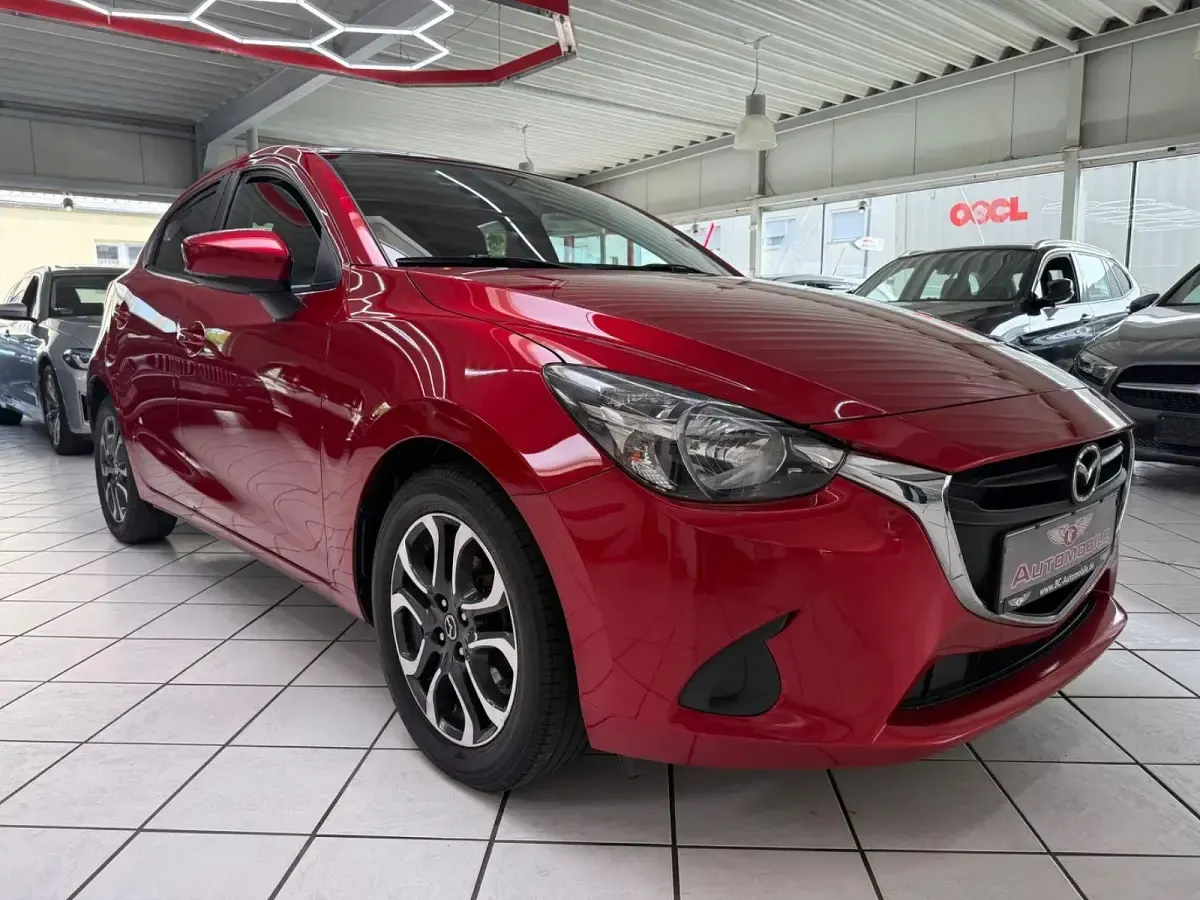 Gebraucht Mazda 2 Kizoku 90 PS (66 kW) 2017 Rot Limousine