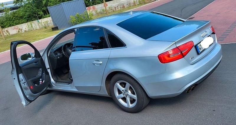 Gebraucht Audi A4 Ambiente 170 PS (125 kW) 2012 Silber Limousine