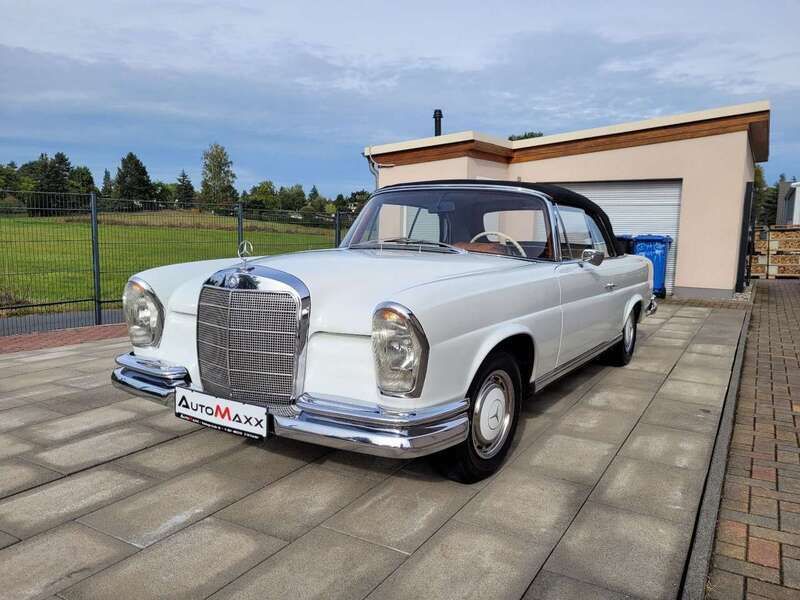 Weiß Gebraucht 1966 Mercedes 250 SE Cabrio | 159.899 € - Bild 1/4