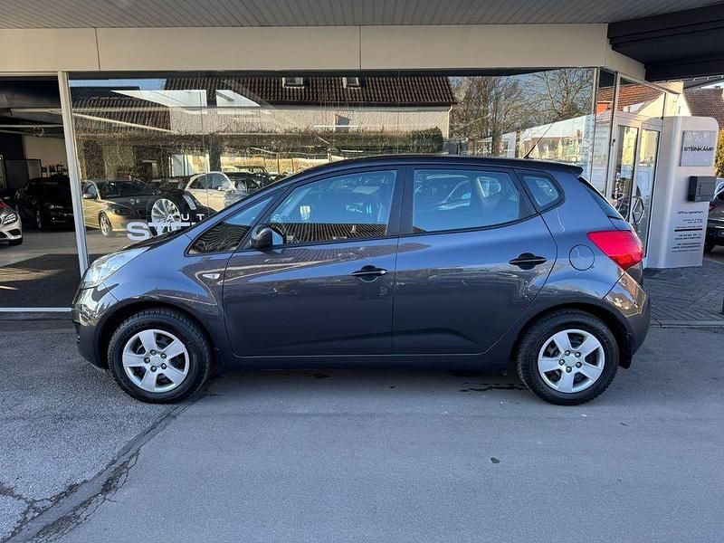 Gebraucht Kia Venga 90 PS (66 kW) 2013 Grau Kleinwagen