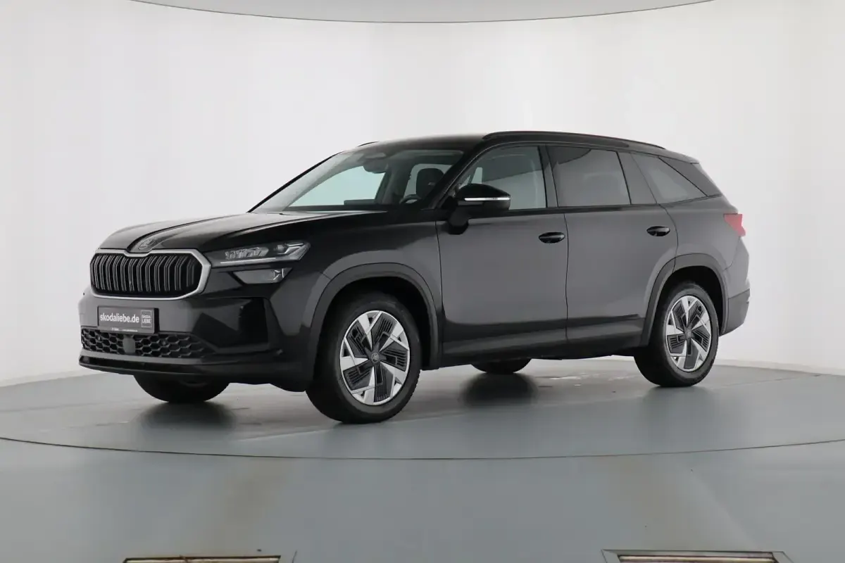 Gebraucht Skoda Kodiaq Selection 204 PS (150 kW) 2025 Schwarzmagic perleffekt SUV