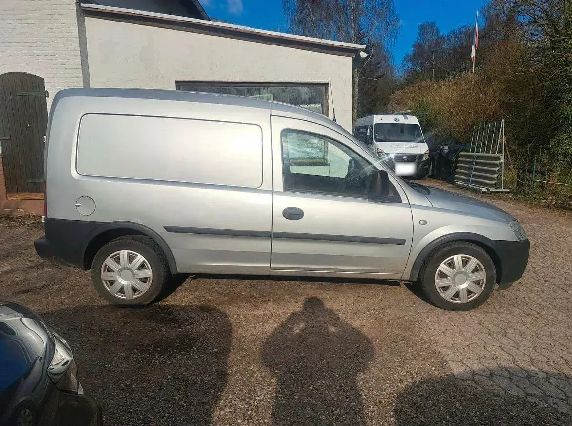 Second-hand Opel Combo 75 CP (55 kW) 2009 Argintiu Monovolum