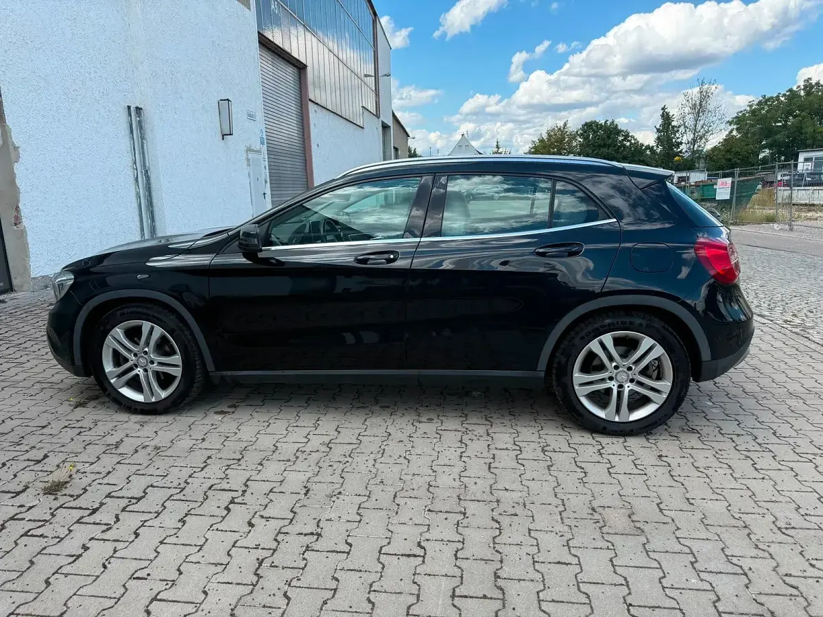 Gebraucht Mercedes GLA200 156 PS (114 kW) 2015 SUV