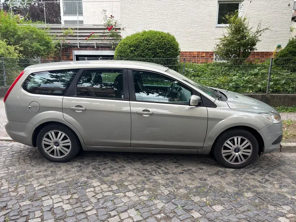 Gebraucht Ford Focus 90 PS (66 kW) 2009 Grau Limousine