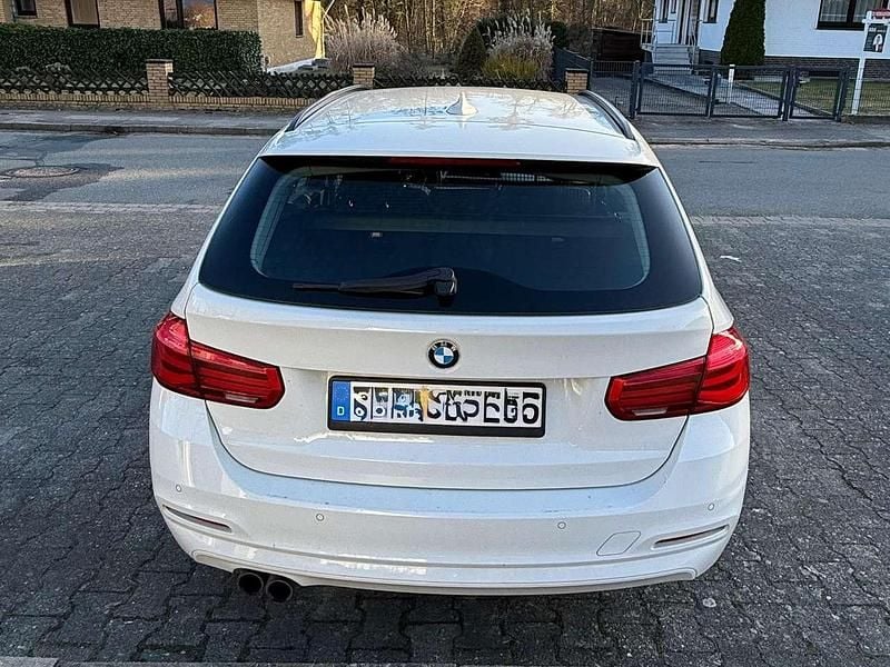 Gebraucht BMW 320 Advantage 184 PS (135 kW) 2018 Weiß Limousine