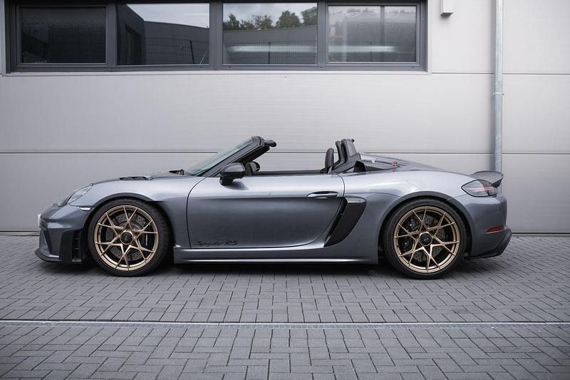 Vanadiumgraumetallic Gebraucht 2024 Porsche Boxster Spyder Cabrio | 183.900 € - Bild 1/4