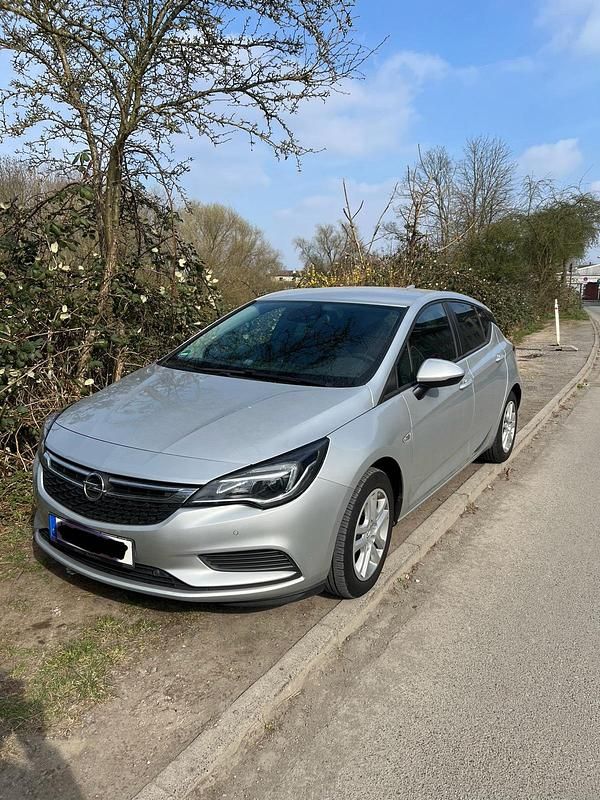 Gebraucht Opel Astra Edition 125 PS (91 kW) 2019 Silber Limousine