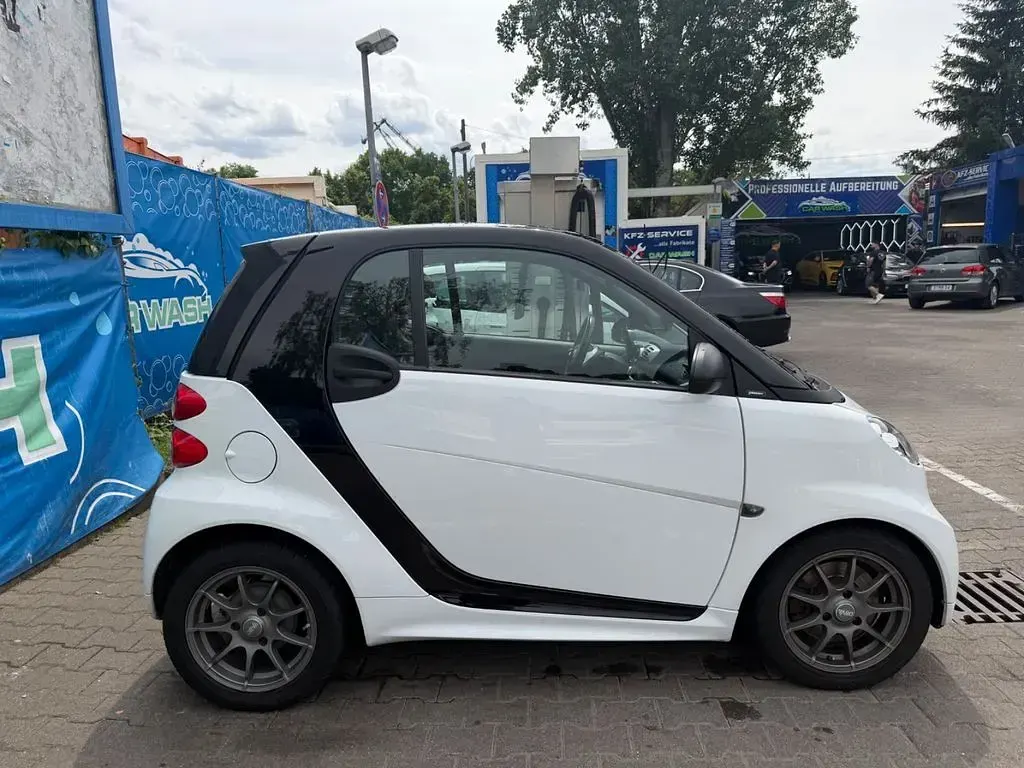 Gebraucht Smart ForTwo Cabrio Passion 71 PS (52 kW) 2014 Weiß Cabrio