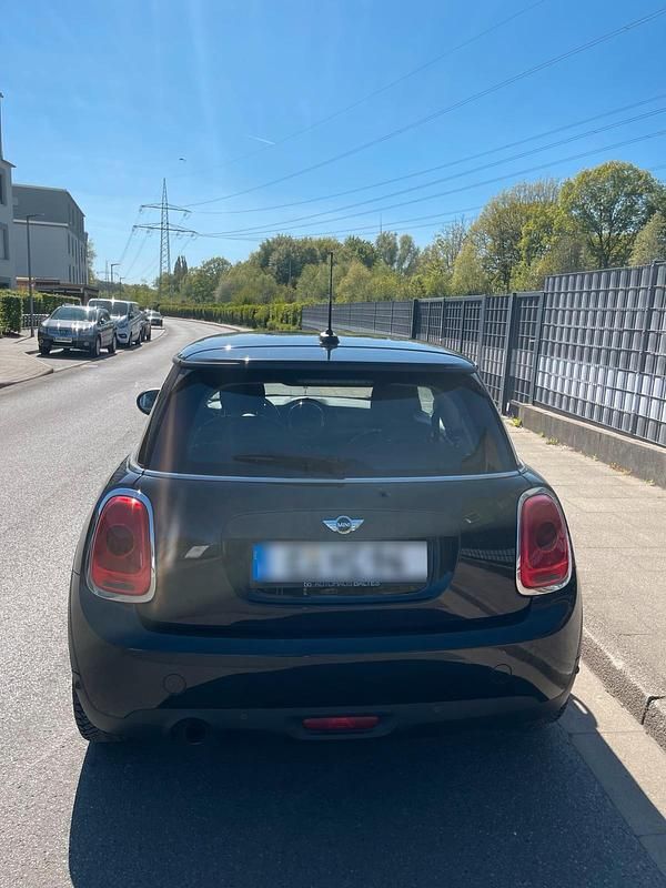 Usado Mini ONE 75 CV (55 kW) 2018 Negro Utilitario