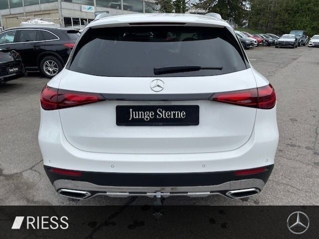 Gebraucht Mercedes GLC200 Avantgarde 204 PS (150 kW) 2024 Weiss SUV