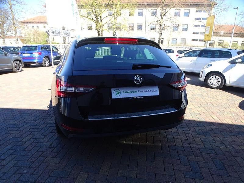 Gebraucht Skoda Superb Style 190 PS (139 kW) 2017 Schwarz Kombi