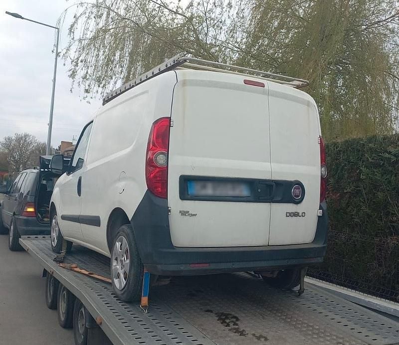 Gebraucht Fiat Doblò 105 PS (77 kW) 2014 Weiß Van / Kleinbus