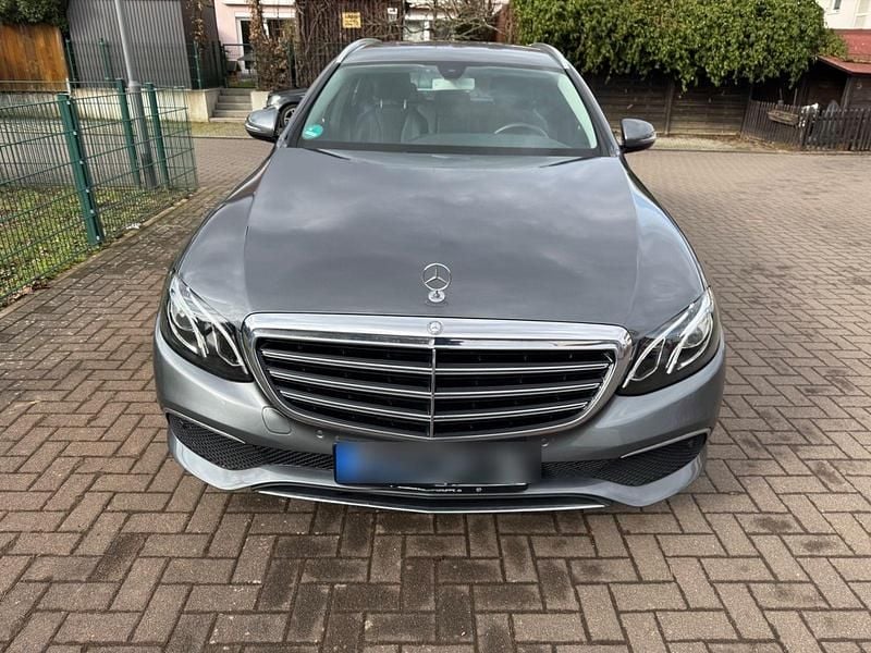 Gebraucht Mercedes E200 Avantgarde 184 PS (135 kW) 2016 Grau Kombi