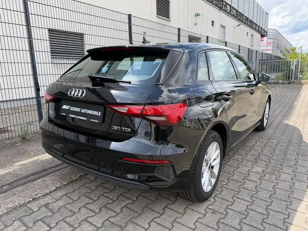 Gebraucht Audi A3 116 PS (85 kW) 2022 Brillantschwarz Limousine