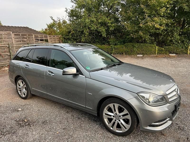 Grau Gebraucht 2012 Mercedes C220 Kombi | 6.700 € (Superpreis) - Bild 1/4