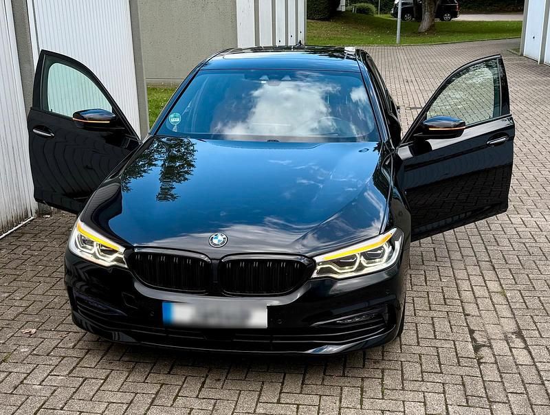 Gebraucht BMW 520 Sport Line 190 PS (139 kW) 2017 Schwarz Limousine