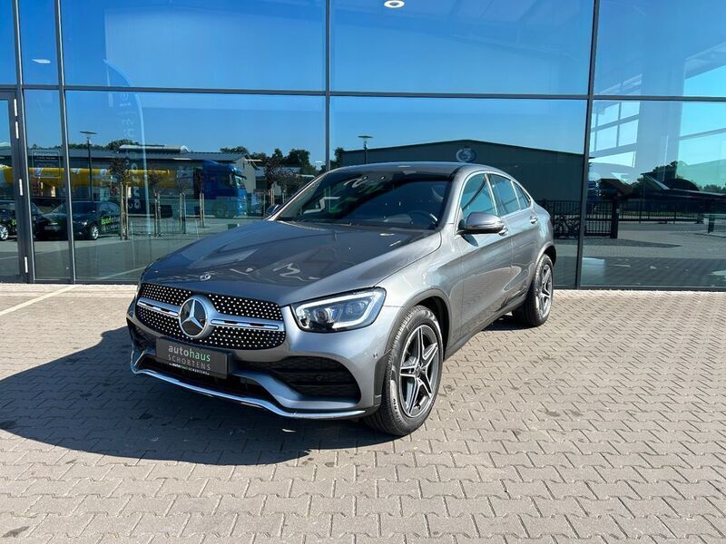 Grau Gebraucht 2020 Mercedes GLC300 AMG line Coupé | 44.990 € (Fairer Preis) - Bild 1/4