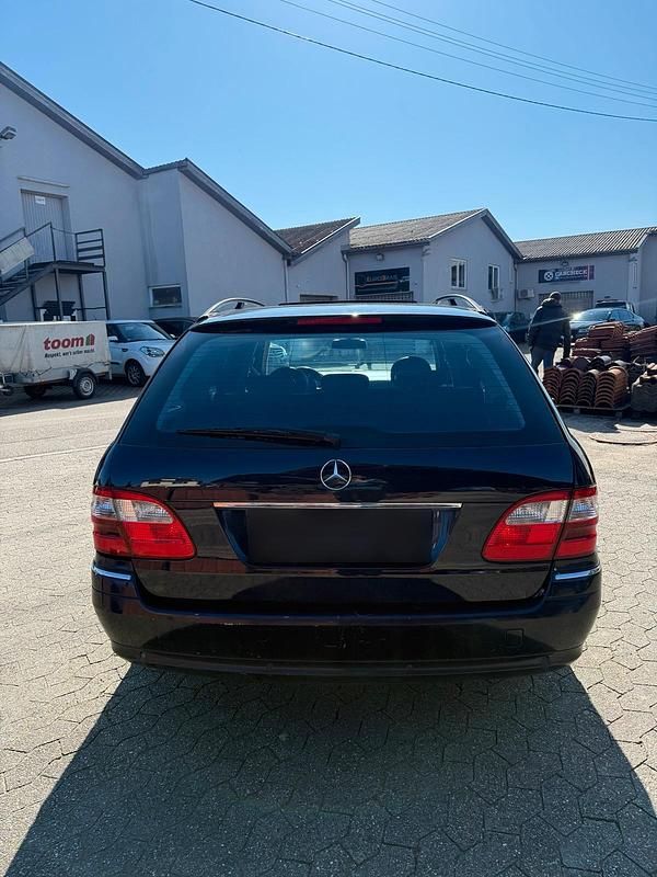 Gebraucht Mercedes E320 2004 Blau Kombi