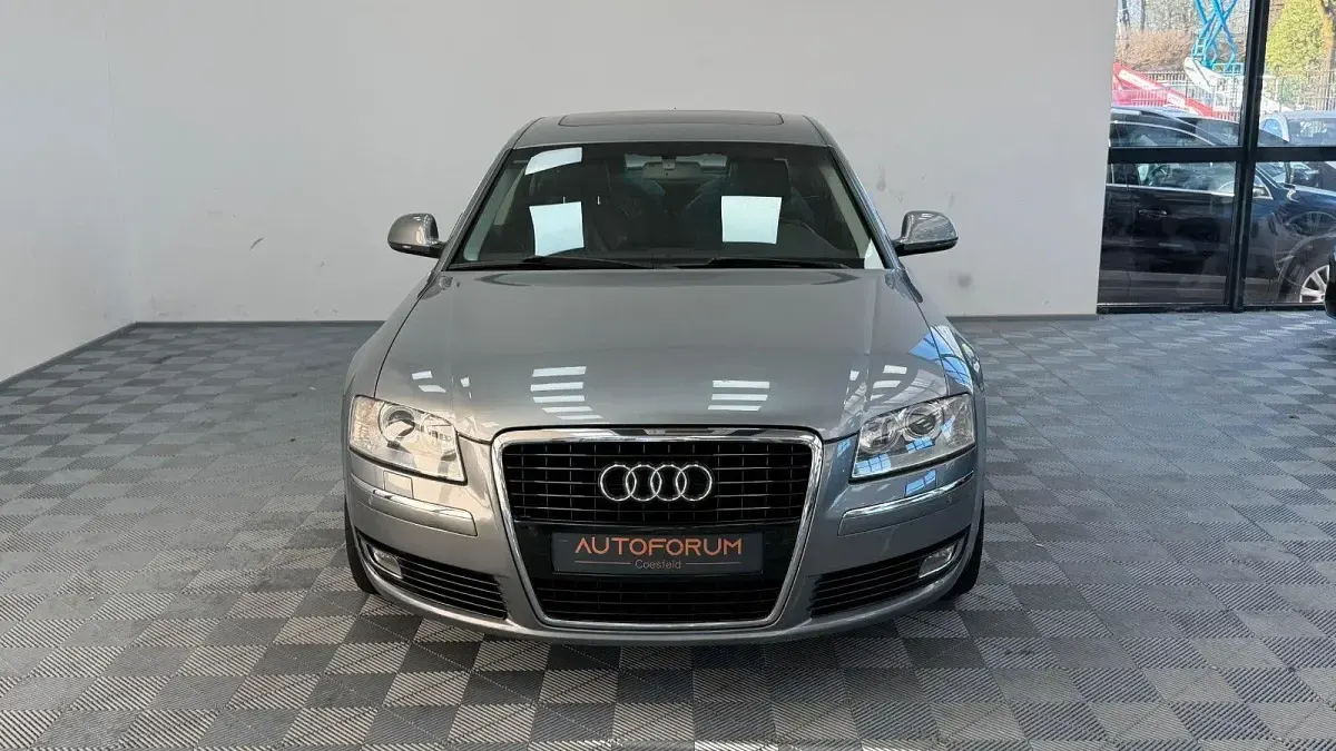 Gebraucht Audi A8 Ambiente 209 PS (153 kW) 2009 Grau Limousine